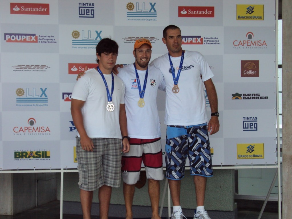 Representante do 2º lugar, 1º lugar - José Marcos e 3º lugar - José Antônio.