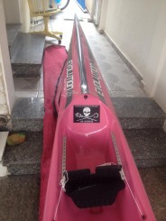 Surfski Ciclone preto e rosa