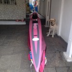 Surfski Ciclone preto e rosa