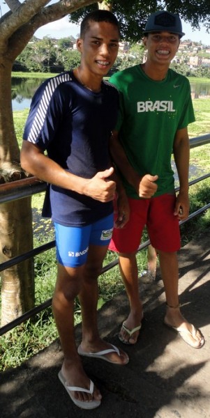 Irmãos Milton e Dalvan Luz são promessas da canoagem de Ubaitaba (Foto: Raphael Carneiro)