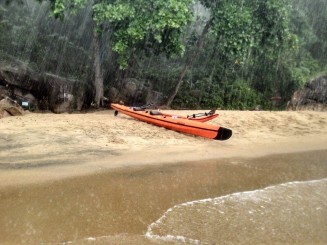 VENDE-SE: Canoa Havaiana OC2 da Nautilus Ubá2, em Praia Grande/SP