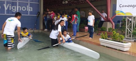 Programa Transforma apresenta a Canoagem para crianças de Manaus