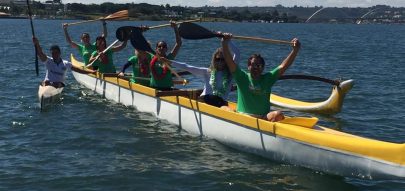 Tocha Olímpica chega ao Brasil e rema de canoa no Lago Paranoá