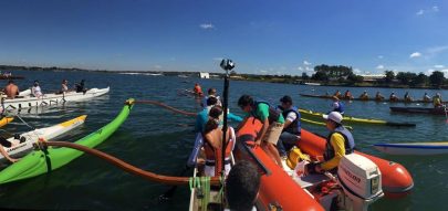 Tocha Olímpica chega ao Brasil e rema de canoa no Lago Paranoá